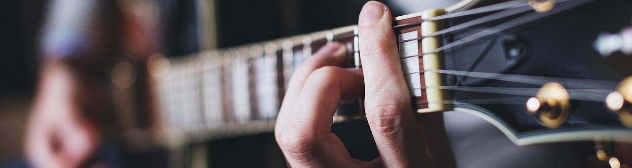 Guitares d&rsquo;ici et d&rsquo;ailleurs